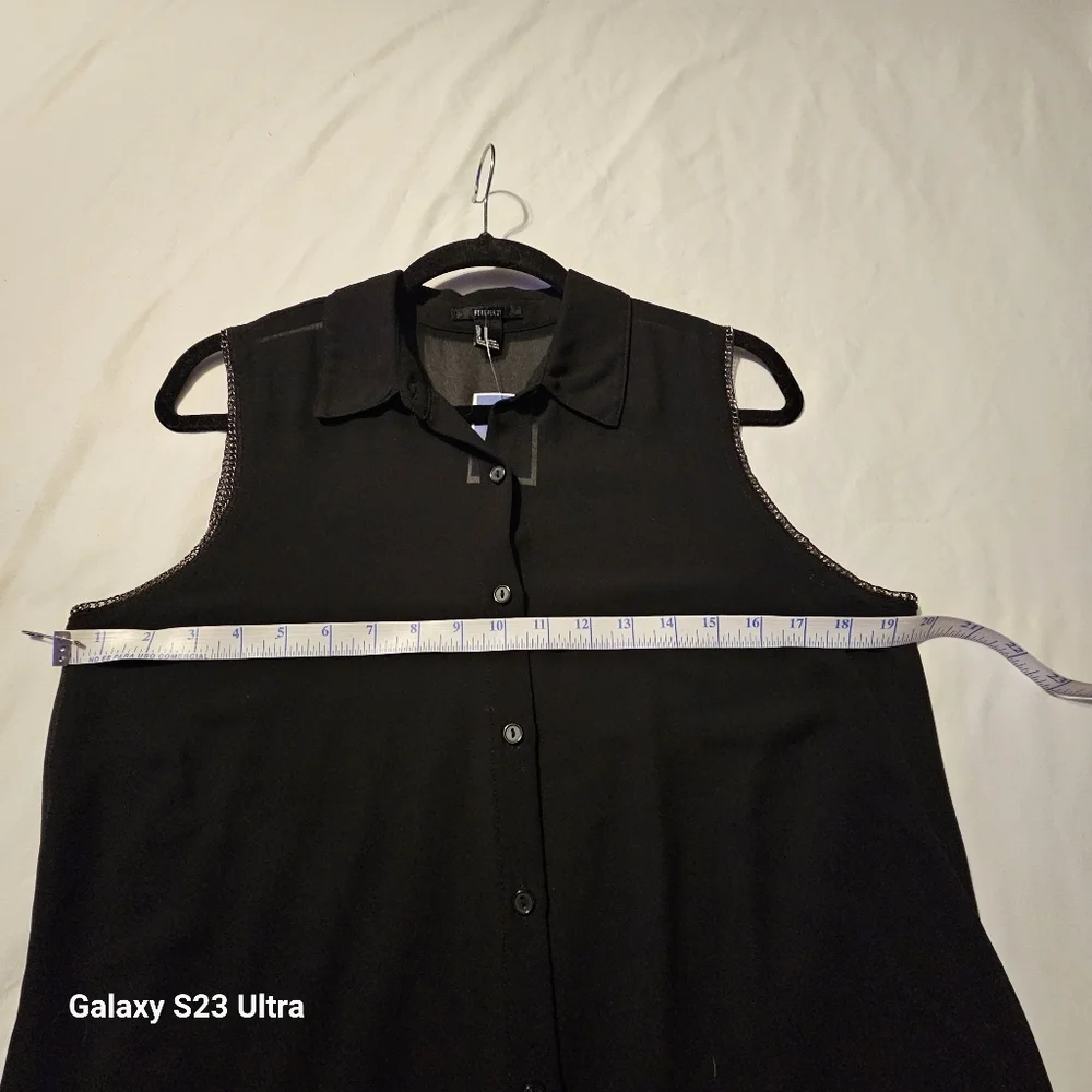NWT Sleeveless sheer top blouse - Picture 2 of 5